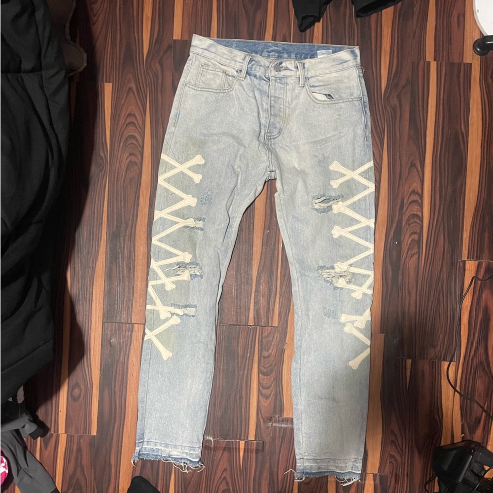 Flared blue jeans